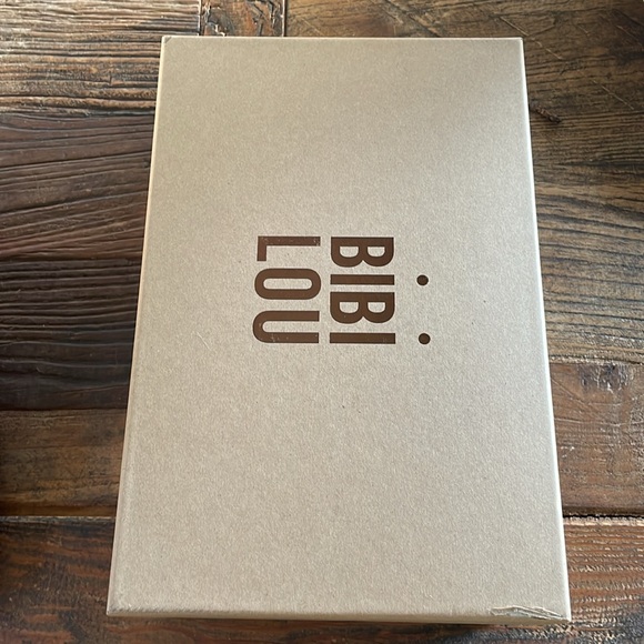 Never worn adorable Bibi Lou shoes from Anthropologie.  Size 41/10. - Picture 3 of 10